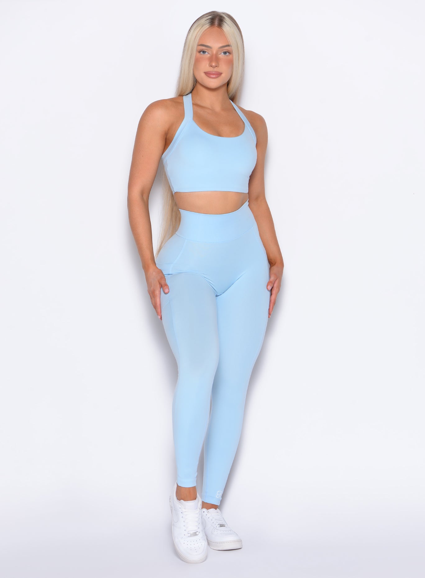Glacial Blue Curves 2.0 Leggings with a sculpting high-waist and side pockets for any gym routine.