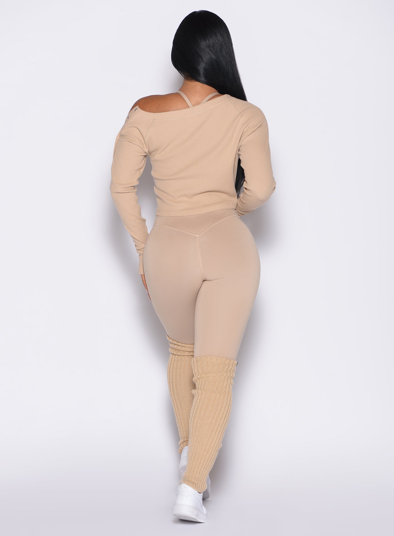 Glacial Beige Internal Scrunch Leggings with a hidden glute-sculpting seam for a gym-ready lift.