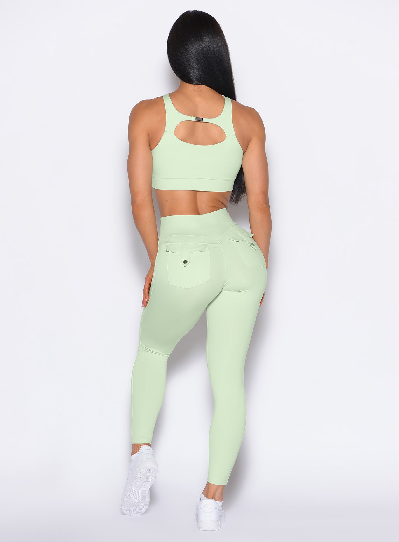 Cool Matcha Pocket Pop Leggings 2.0 with back-enhancing pockets for a lifted, sculpted gym look.