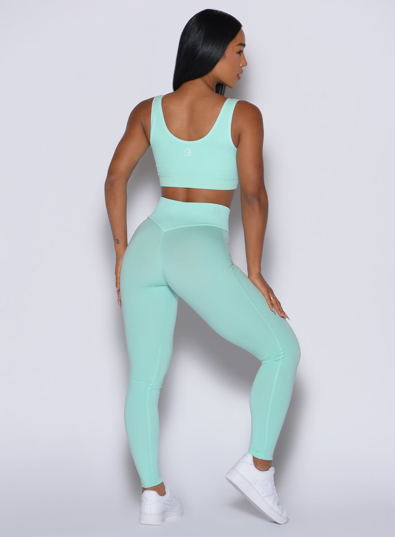 Spring Mint Figure Leggings with a seamless, waist-snatching band for a sculpted gym silhouette.