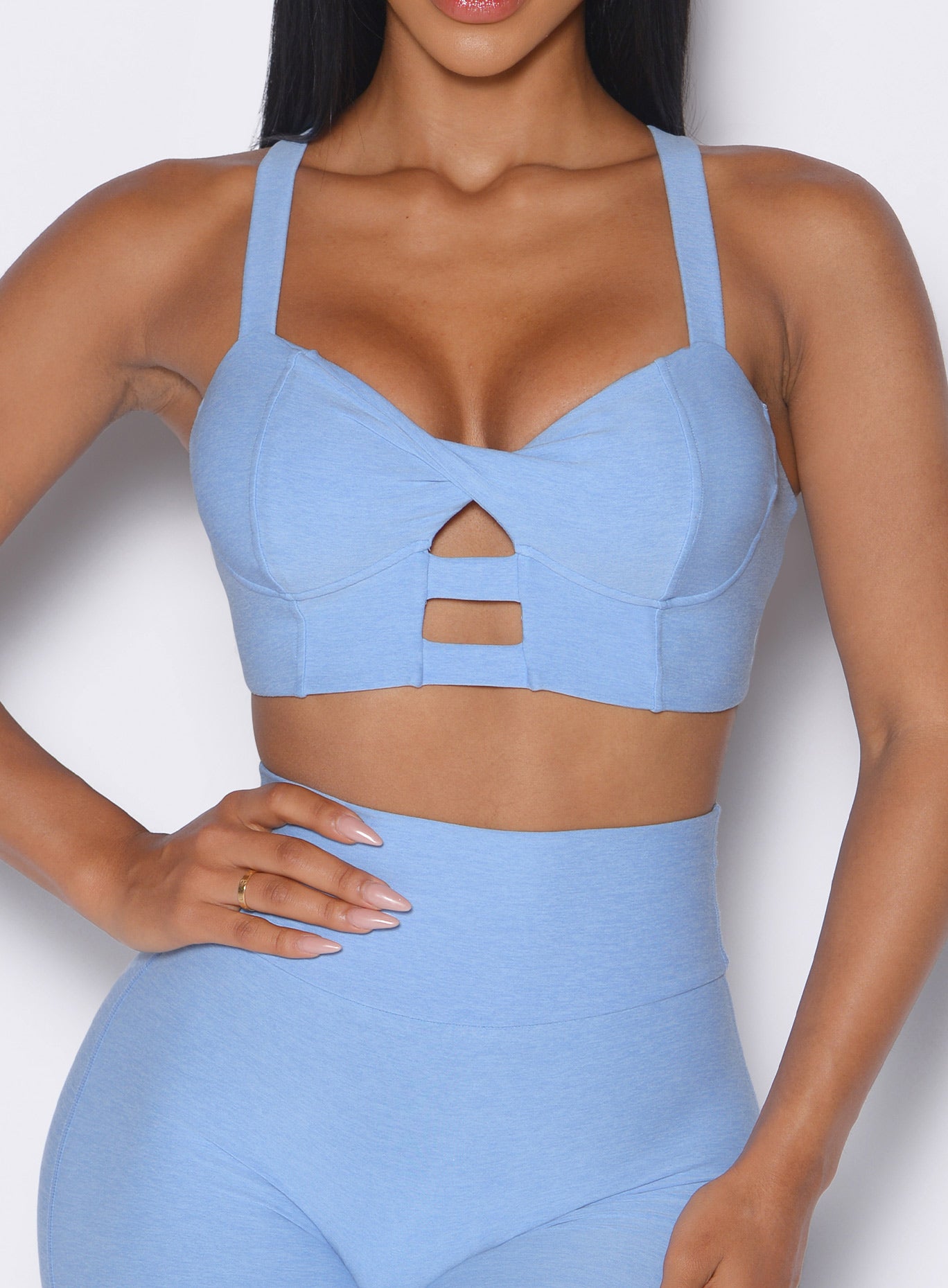 Bright Hydrangea Core Set Bra with bustier push-up cups and front keyhole for a sculpted gym look.