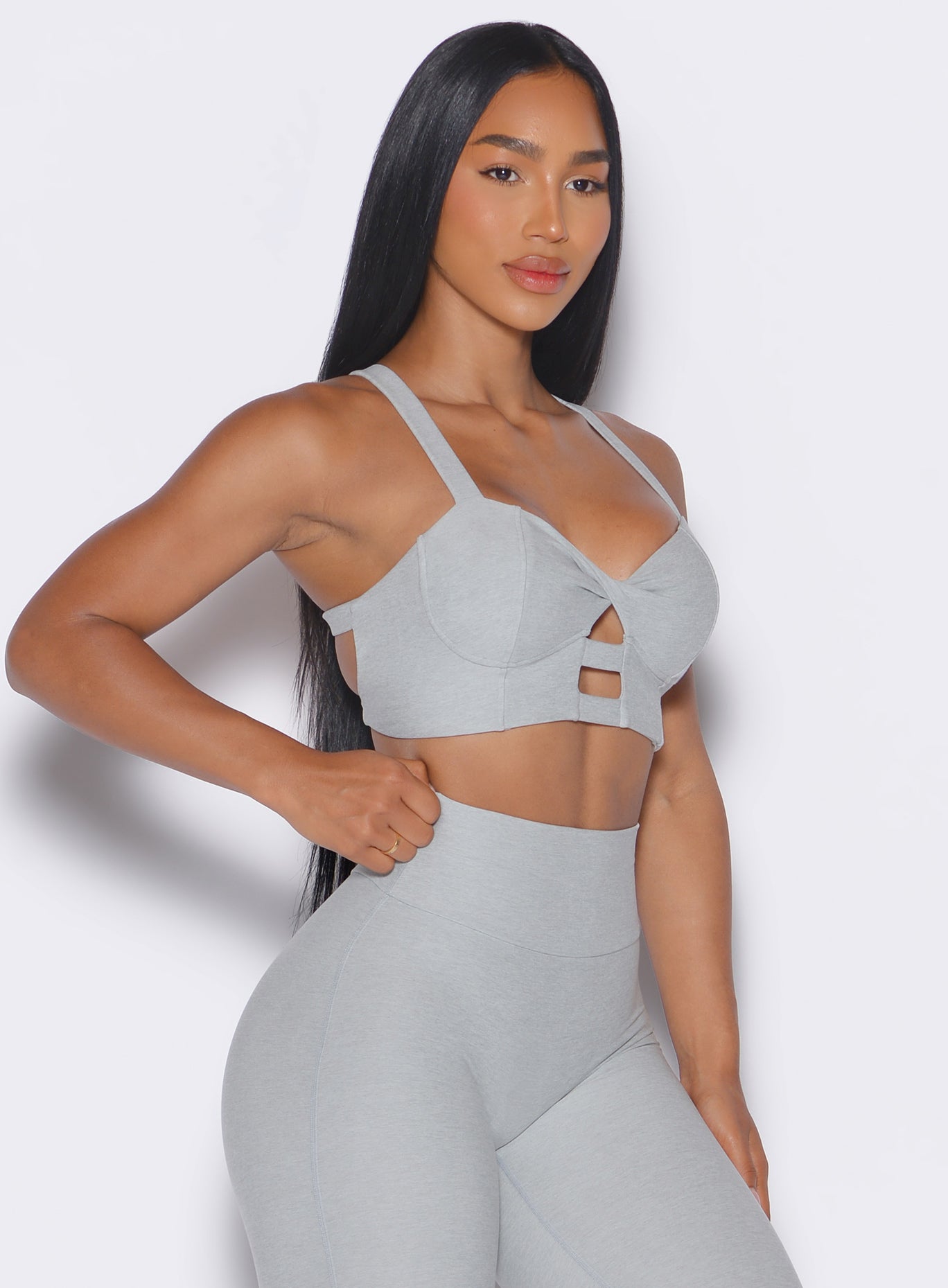 Light Cloud Core Set Bra with supportive push-up cups and a twist-front for sculpting gym style.