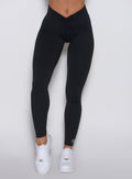 close up front view of a model wearing the Curvemax Leggings in Black color