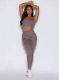 High-waisted London Fog Cheetah Fit Leggings with internal scrunch and sculpting animal print.