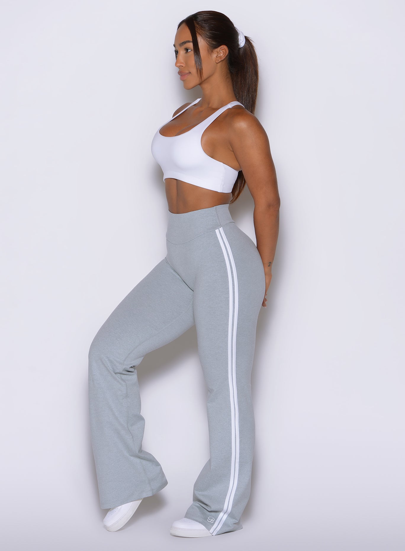 A sculpted waistband and elongated legs create a flattering side profile in Ice Queen Inline Leggings