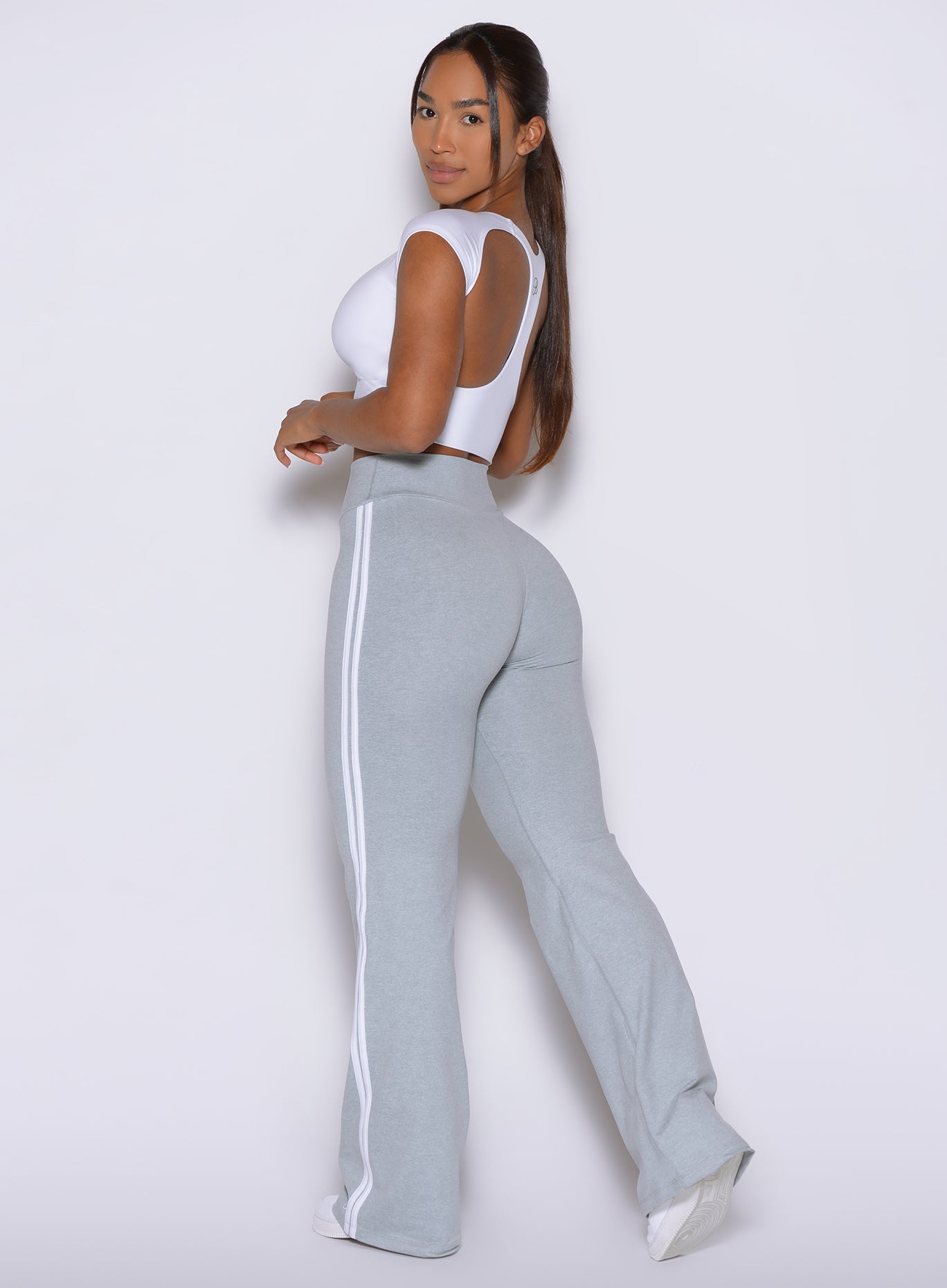 A sculpted waist flows into the relaxed straight-leg cut of these Ice Queen workout leggings
