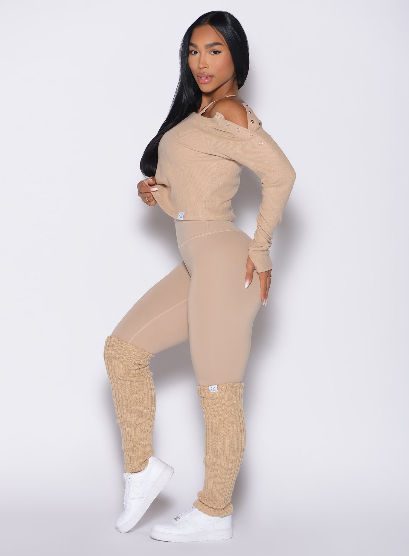 Glacial Beige Internal Scrunch Leggings with hidden booty-lifting seams for a sculpted gym look.