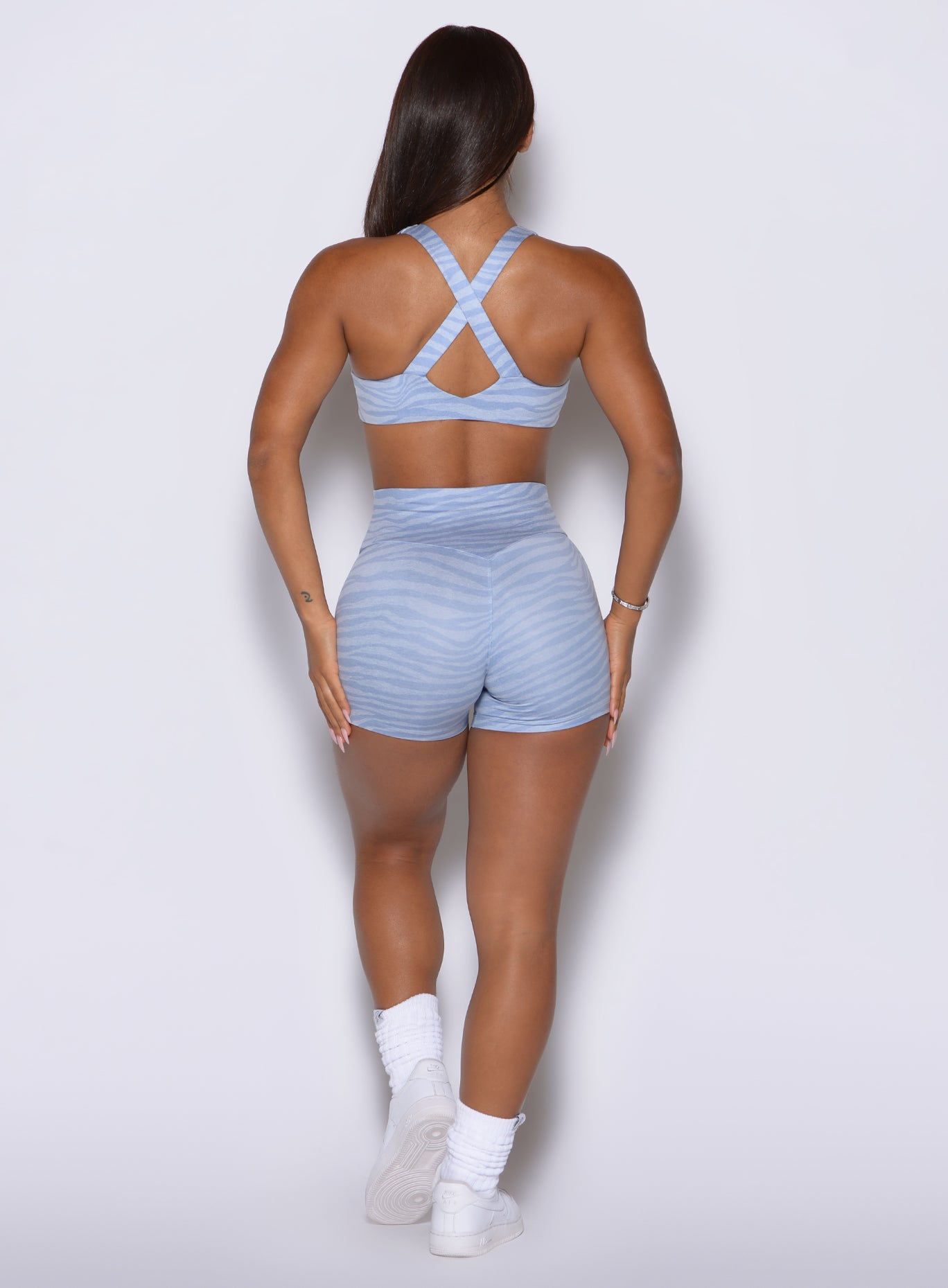Every detail works to enhance your shape, from the hidden scrunch to the sweetheart glute seam