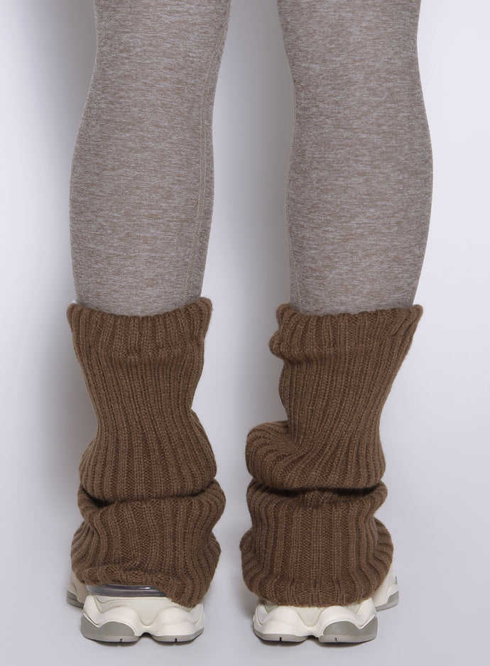 close up view of a model from the back wearing the Luxe Leg warmers-short in smoked taupe color