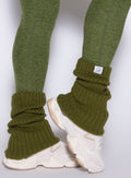 close up right side view of a model wearing the Luxe Leg warmers-short in Juniper color
