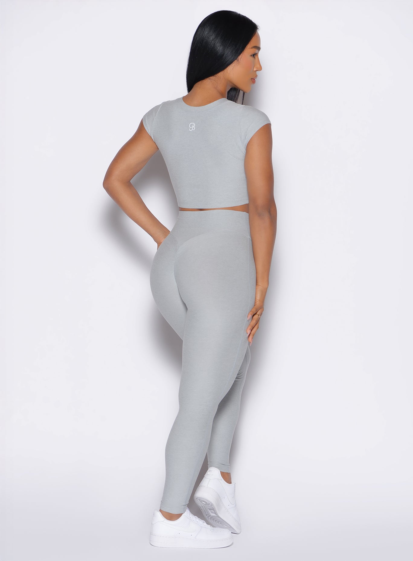 Light Cloud Movement Leggings with a high-rise sweetheart butt seam for a sculpted gym silhouette.