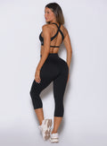 Black Smooth Capri Leggings with internal scrunch lift and curve-sculpting capri support fit