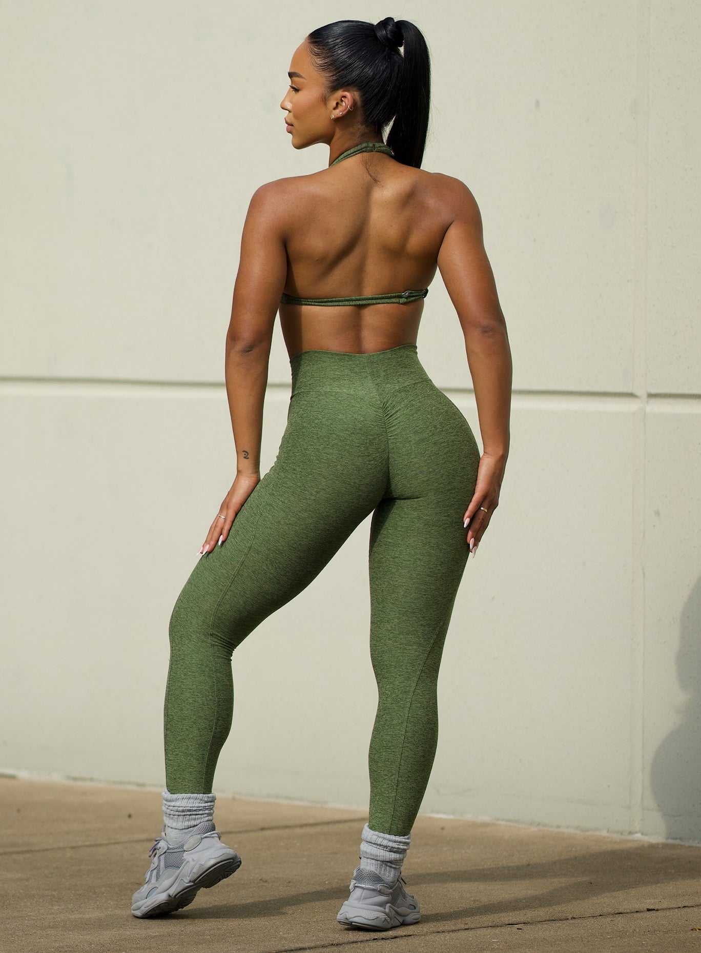 Sculpting Juniper Curves 2.0 Leggings with a signature scrunch booty and high-waisted gym fit.