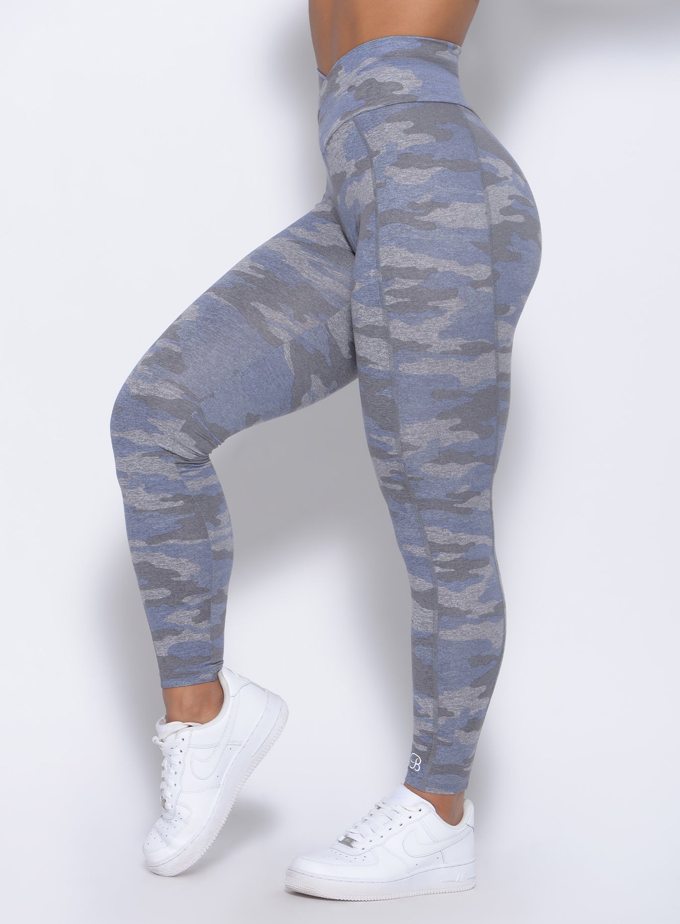 Zoomed in left side view of our Brazilian Contour Leggings in silver camo color 