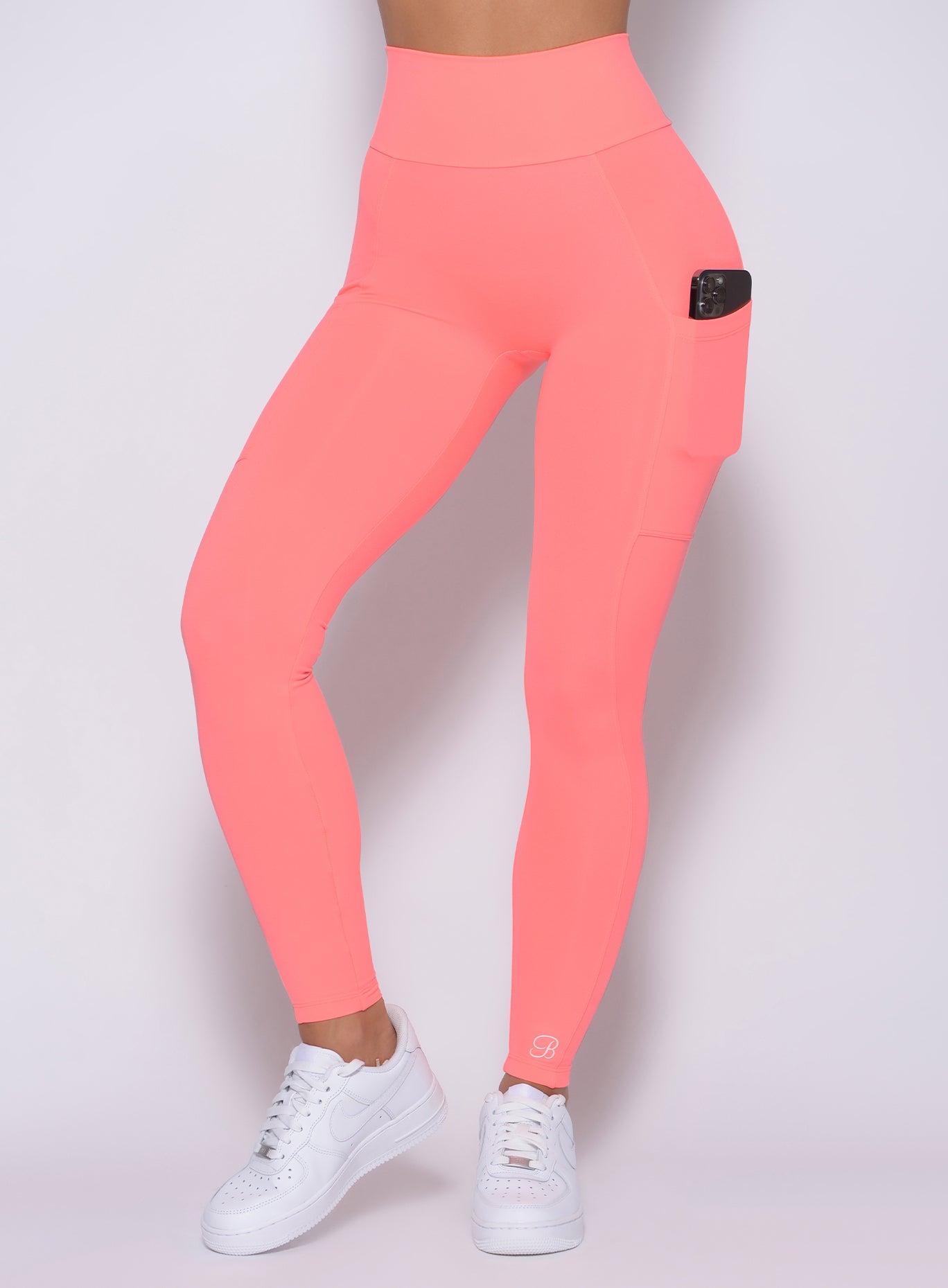 Zoomed in front view of our curves leggings